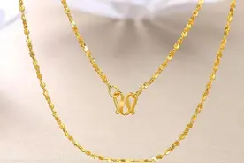 婆婆帮我带孩子8年我送了条2w的项链给她。项链却出现在我妈身上图片