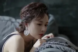 《狂飙》播完，她一夜爆红：十年配角无人问，一朝“大嫂”火出圈图片