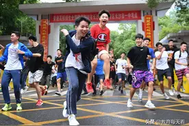 2022各省市“高考第1名”公布，最高分来自云南省，距满分仅差6分图片