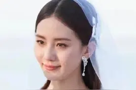 娱乐圈最干净的女明星：拒绝多位男神，独爱大17岁的二婚老公图片