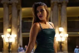 性感的牙科医生，兼职模特：维罗妮卡·穆里诺娃图片