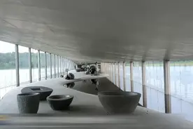 白鹭湾巧克力美术馆生产加工设备进场安装图片