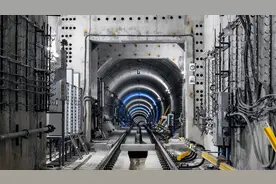 城市修建地铁时，假如撞上建筑地基该怎么办？佩服我国工程师智慧图片