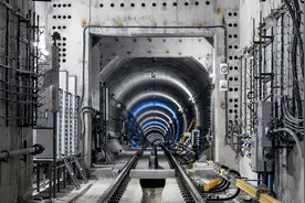 城市修建地铁时，假如撞上建筑地基该怎么办？佩服我国工程师智慧图片