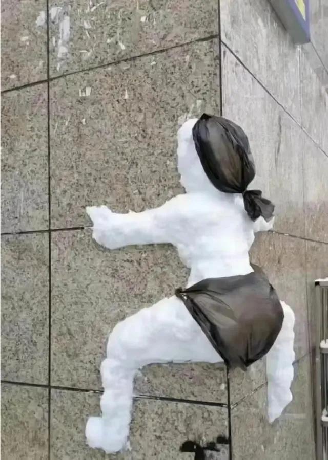 大郑州堆雪人内卷严重，哪个是金奖？全河南的雪人都在这里了