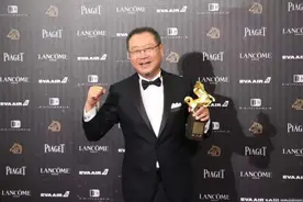 范伟演技再封神，从东北笑星到“平民影帝”，他的成功离不开背后的小娇妻图片