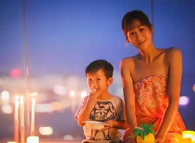 蒋丽莎：一个没时间坐月子的女明星
