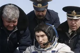 单次在太空时间最长的人是谁？并非苏联解体时那名没人管的宇航员图片