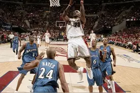 为何都说詹姆斯喜欢走步？真实的NBA历史走步榜，老詹排不进前五图片