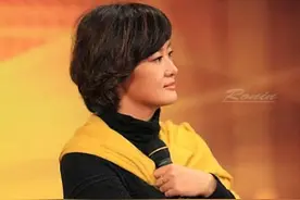 主持央视节目深受大众喜欢，怀孕辞职做起太太，再次复出惊艳全场图片