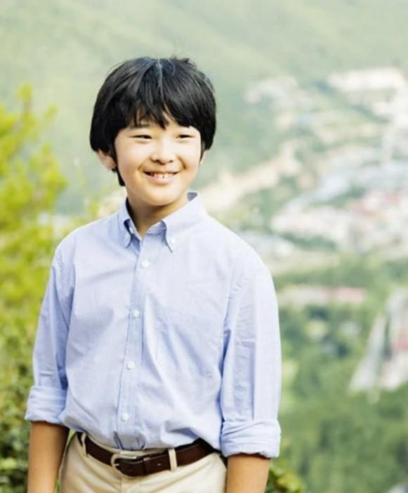 除了这"清奇"的思维模式,悠仁个性极有天皇范,一言不合就有可能让你吃