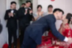 长江云调查 | “十一”长假迎来结婚潮 职业伴娘伴郎火了！短短几天收入数千图片