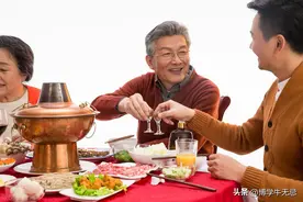 别人请吃饭建议晚到五分钟的理由原来是这个图片