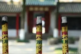烧香为什么烧三炷？分别代表什么含义？图片