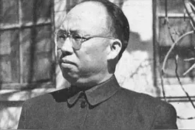 1950年，湖南一姑娘进京寻父，门卫反复询问：你爸爸真是罗政委？图片