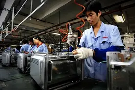 为什么现在人宁愿不要工作没工资，也不愿意进厂拿高工资？太现实图片