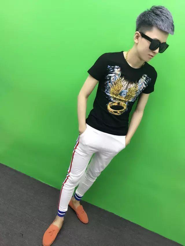 男人过了30岁,别穿得像个精神小伙!跟韩国人这样穿,简约有格调