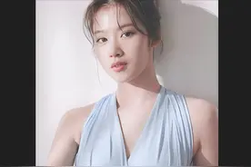 美丽精致、性感可爱的凑崎纱夏！这个樱花妹的眼神能勾魂。图片
