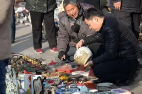 新西兰穷小伙捡漏“盲盒”，捡到一箱儿童残尸，揭开一起人间悲剧图片