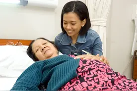 老人对待子女要一碗水端平，不要厚此薄彼图片