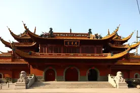 上海陆家嘴藏着座“小故宫”？本地人都说灵，门口常常停着豪车图片