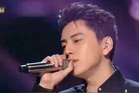 王大陆《披哥》唱《小幸运》被骂，原唱遭除名，网友：为什么要唱图片