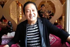 大师王林家中为女星“床上开光”，让她们洗净身体，在身体上画符图片