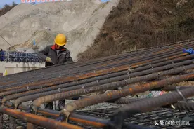 在外打工的女农民工，在工地生活条件如何？过来人告诉你图片