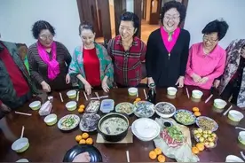 5对夫妻抱团养老不到半年就散伙，65岁老人感叹：相处容易同住难图片