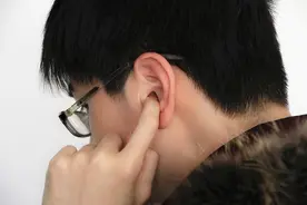 耳朵里面痒死了，却啥也掏不出？别光顾着掏，排查3种疾病图片
