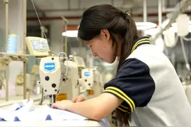 闯进全球数学竞赛12强！姜萍中考621分，因何上中专？图片