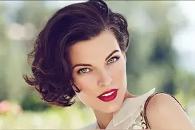 米拉乔沃维奇的《生化危机》系列堪称游戏改编电影的巅峰之作图片