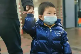 小石头，愿你有光，愿你有暖，愿你有怀抱可依靠图片