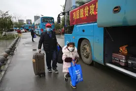 因买冰淇淋丢了女儿，父亲：我追了大巴车两天图片