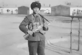 新兵头次夜哨，吓死宝宝了！图片