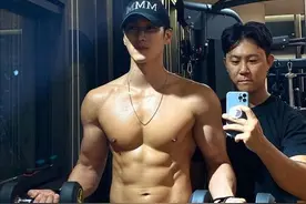 迷倒朴敏英、金高银的男人！这身材是不付钱能看的嘛图片