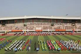 “奔跑吧·少年”2022年新疆“石榴籽杯”青少年校园足球联赛开幕图片