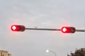 开车遇上这种“迷惑”路口，应该怎么走？图片