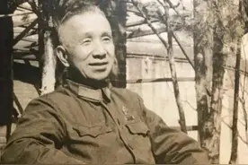 粟裕晚年评孟良崮，认为不宜过度抹黑蒋介石，张灵甫并非孤军冒进图片
