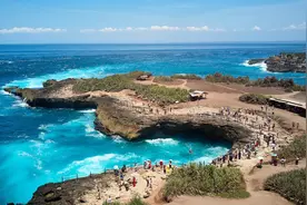 印尼护照的颜色是绿色的，免签多少国家？图片