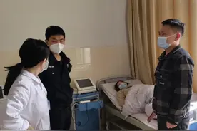 “喂！110吗，我老婆羊水破了......” 产妇分娩在即，万年公安紧急送医图片