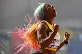 10.67秒惊艳体坛！36岁女飞人生娃后复出再夺冠：女性不该设限…图片