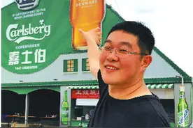 36岁“酒王”19年获得12个冠军，靠喝酒赢车买房邂逅妻子，平时却滴酒不沾图片