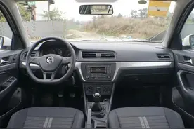 选朗逸手动还是桑塔纳手动（中配）图片