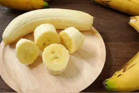 XBB毒株更容易引起腹泻？提醒：拉肚子时“2吃2不吃”，要懂忌嘴图片