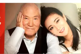 《李卫当官》徐祖荫饰演者刘龙女儿，思念父亲：爸爸，我又来看您图片