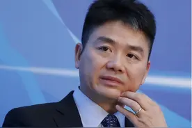 49岁刘强东三胎得子，不陪章泽天坐月子，17岁长子的处境引发热议图片