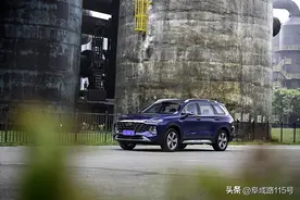20万级入手6座中型SUV 现代胜达旅行家比汉兰达值得推？图片