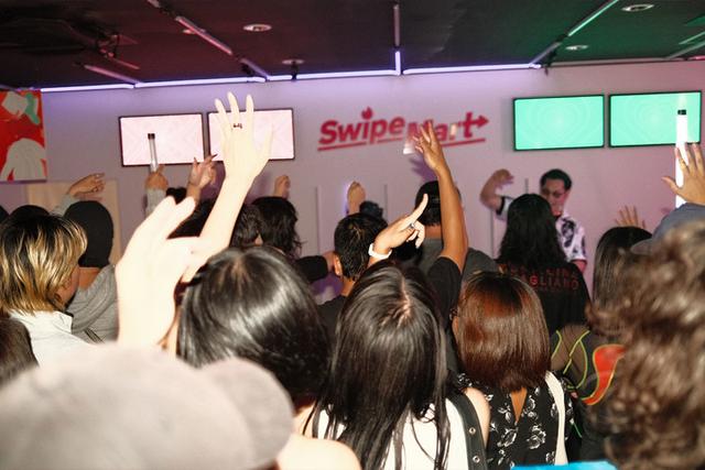 ���������Tinder ���������ˣ�Լ�� app ��ֻ�ǡ�������