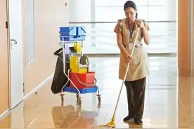 故事:她60岁，每月给儿子还3000元房贷，儿媳还让她交415元水电费图片